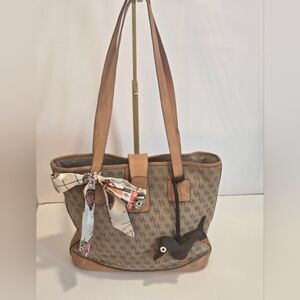 Dooney And Bourke Purse